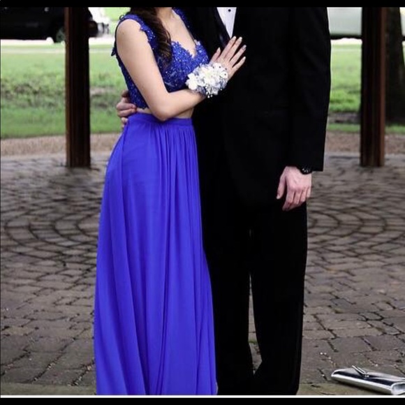 Formal Dress - Picture 2 of 3